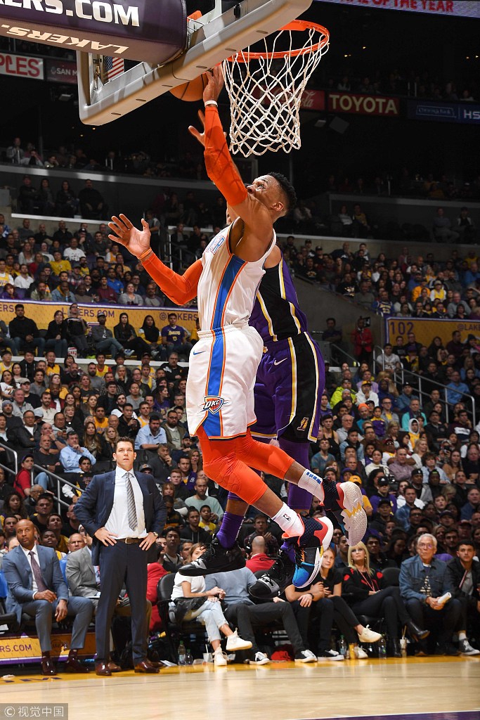 斯提出2个 斯提出2个