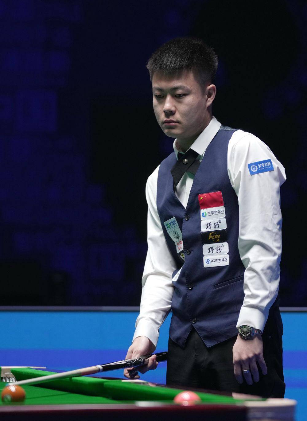 和球员进行 和球员进行