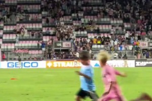 背靠背与客 背靠背与客